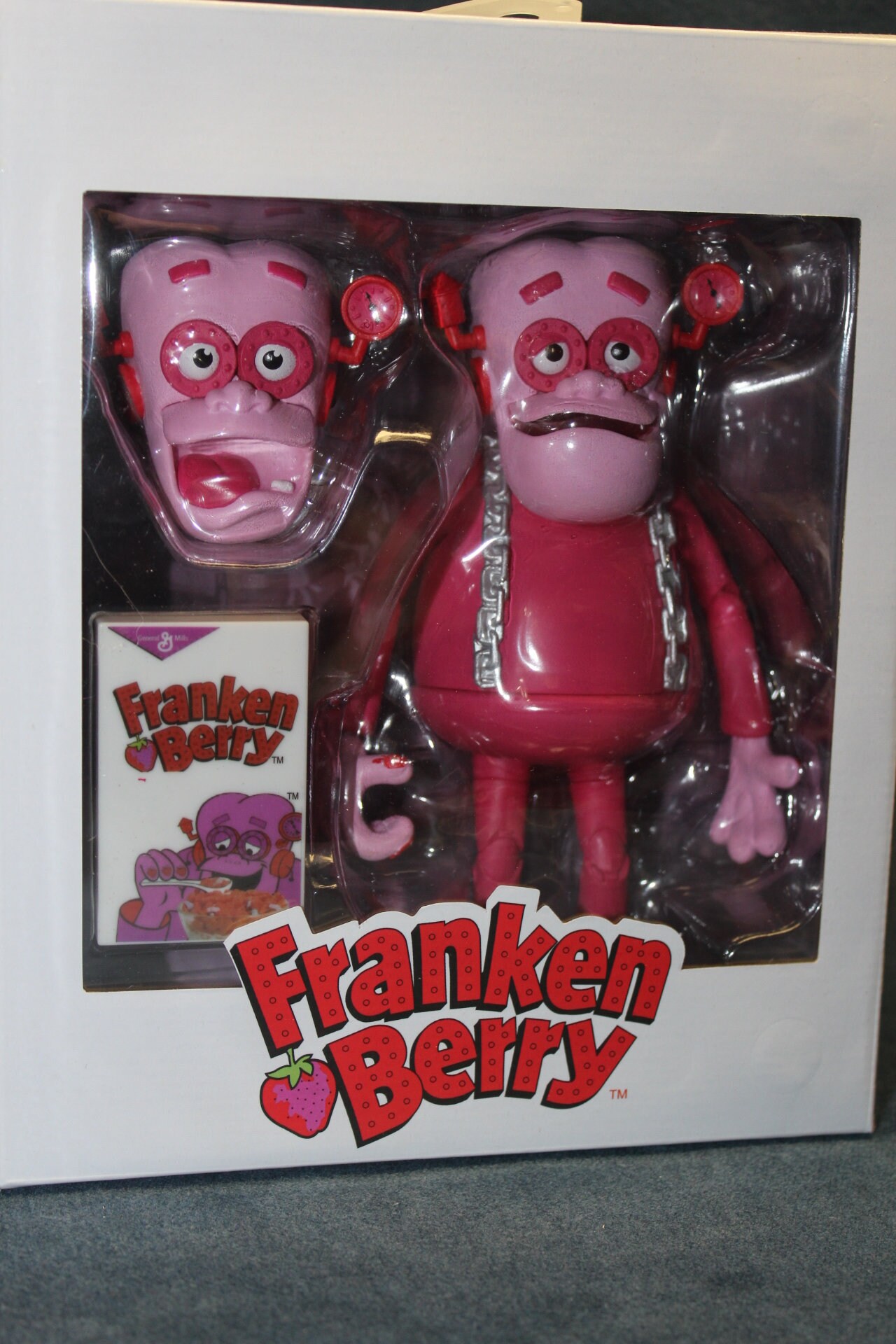 【レア】Franken Berry  COUNT CHOCULA  フィギュア General Mills Franken Berry and Count Chocula Action Figures