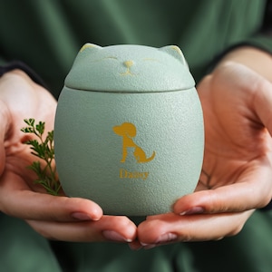 Custom Ceramic Pet Urn for Dog/Cat Ashes - Memorial  for a beloved pet Gift - Cremation Urn - Pet Loss Gifts - Unique Pottery Urn