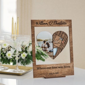 Cadeau d'anniversaire, carte personnalisée, cadre photo de mariage gravé, cadre en bois personnalisé pour maman, cadeau d'anniversaire ou de fiançailles unique
