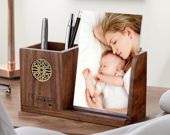 Father's Day Personalized Pen Holder & Graduation Photo Display - Unique Desk Organizer for 4x6 Pictures, Perfect Gifts for Her, Coworkers