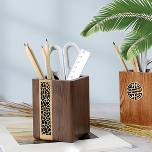 Custom Engraved Wood Pen Holder Personalized Desk Organizer and Pencil Cup Ornament-Mentor Gift mothers day gift gift for mom NO18.