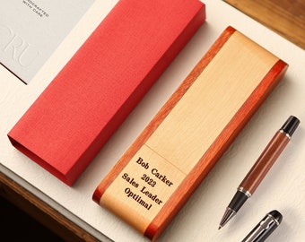 Muttertag Holz Kugelschreiber mit Halterung - Personalisiertes Geschenk für Arbeitskollegen und Lehrer - Gravuroptionen - Schreibtischzubehör - Geburtstagsgeschenk