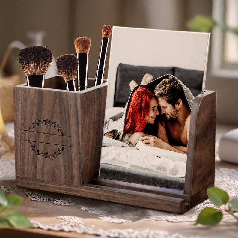 Personalized Pen Holder & Graduation Photo Display Unique Desk Organizer for 4x6 Pictures, Perfect Gifts for Her, Coworkers, mom zdjęcie 2