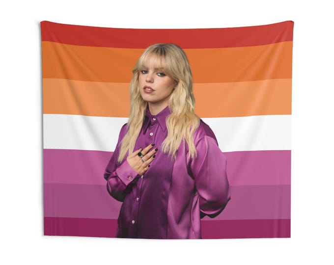 Towa Bird and Renee Rapp Lesbian Flag Banner - Sapphic …