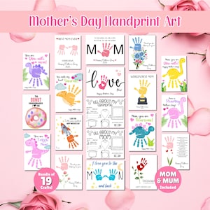 Könnte beinhalten: Eine Sammlung von 19 Muttertags-Handabdruck-Kunsthandwerken. Die Designs umfassen Handabdruck-Dinosaurier, Blumen und Botschaften wie "Beste Mama aller Zeiten" und "Ich liebe dich bis zum Mond und zurück". Das Bild hat einen rosa Hintergrund.