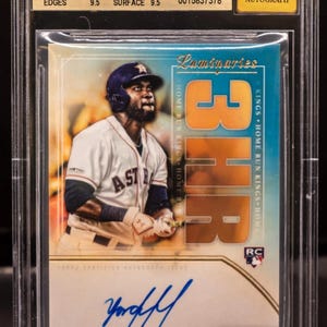 Hot Pack MLB Baseball : 1 carte graduée garantie + 8 cartes diverses ! Yordan Alvarez Home Run Kings Rookie Auto Chaser - LIRE