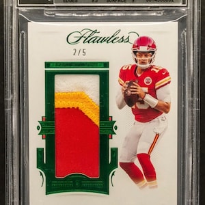 NFL Hot Pack: Downtown, Kaboom, Slabs, Autos, Case Hits, nummeriert, 2 garantierte Autos / Relikte, 6 garantierte Rookies Patrick Mahomes Chaser - READ
