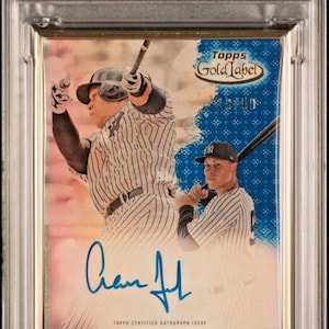 MLB Baseball Hot Pack:1 Garantiert abgestufte Karte + 10 Verschiedene Karten! Topps Gold Label Blue Frame Fotograf Aron Judge Rookie Auto Chaser Pack-READ