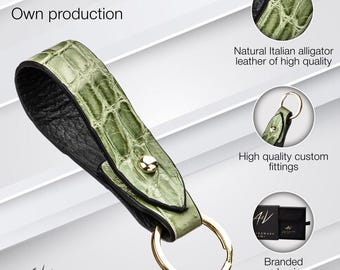 Llavero de piel de caimán hecho a mano: llavero con remaches