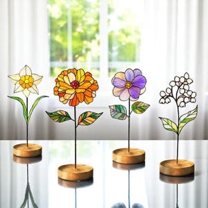 Tabletop Glass Decor Gift - Personalized Birth Flower Suncatcher – Stained Glass Birth Flower – Custom Month Gift for Her or Mom