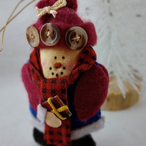 Detailed snowmen snowman blue with broom red cap buttons green with yellow stars christmas xmas pins snow ice holiday jewelry novelty pin