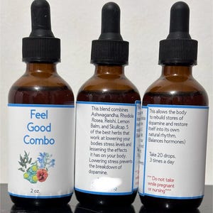 Puede incluir: Tres botellas de vidrio marrón con cuentagotas negros. Cada botella tiene una etiqueta blanca con detalles en azul y texto. Las etiquetas dicen "Feel Good Combo" y enumeran los ingredientes. Una etiqueta dice "Tomar 20 gotas, 3 veces al día". Las botellas son de 59 ml.
