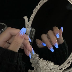 Luminous fake nails, color changing press-on nails, night will change color fake nails, nightclub special fake nails,Flame Fake Nails