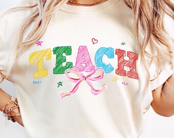Coquette Teach Png, läraruppskattning Png, lärarliv Png, tillbaka till skolan Png, lärarskjortadesign, digital nedladdning för skjortor, presenter