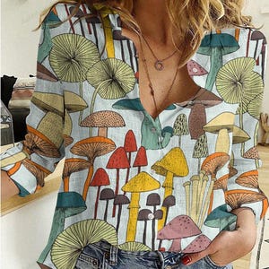 Pilz Leinen-Look Shirt, Cottagecore Frauen Bluse, Pflanze Liebhaber Casual Shirt, Geschenk, Botanisches Geschenk, Garten Liebhaber Shirt, Geschenk für sie