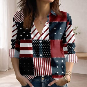 Vaterländisches Patchwork Blusen-Shirt, Americana Quilt-Druck-Frauen-Oberteil, 4. Juli USA-Frauen-Shirt, Unabhängigkeitstag-Shirt, Feiertagsgeschenkidee