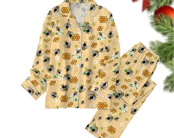 Christmas Bee Pajamas Set, Honey Bee Women Pajamas, Queen Bee Holiday Pajamas, Animal Lover Gift, Pajamas For Party