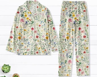 Boho Wildflowers Pajamas Set, Flowers Women Pajamas, Floral Holiday Pajamas, Nature Lover Gift, Cottagecore Pj Set