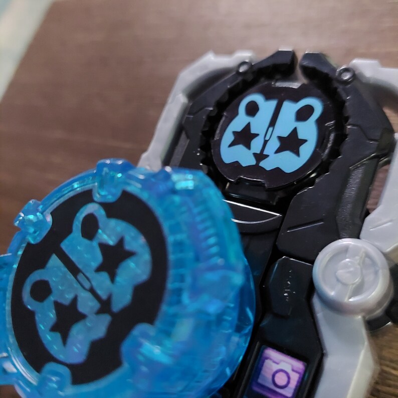 Kamen Rider Geats DX Spider Phone Custom - Etsy