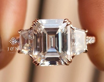 Three Stone Emerald Cut Moissanite Engagement Ring Emerald Cut & Trapezoid Cut Moissanite Ring Three Stone Wedding Ring Anniversary Ring