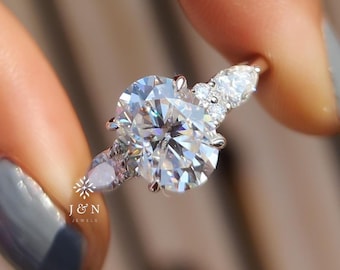 Oval Moissanite Engagement Ring Vintage Unique Cluster White Gold Engagement Ring Women Marquise Diamond Wedding Bridal Art Deco Anniversary