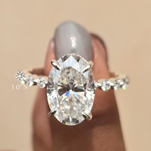 3CT Oval Cut Moissanite Diamond Ring Oval Hidden Halo Engagement Ring 14K Gold Wedding Ring For Women Solitaire Ring Anniversary Gift