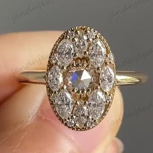 Oval Moissanite Diamond Cluster Ring 14K Gold Vintage Style Engagement Ring Sparkling Halo Design Wedding Ring For Her Anniversary Rings
