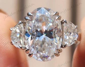 4CT Three Stone Oval Moissanite Engagement Ring Side Stone Half Moon Moissanite Diamond Ring 14k Gold Wedding Ring For Her Anniversary Gifts