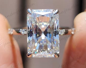 4CT Radiant Cut Moissanite Engagement Ring 14K Gold Solitaire Ring Hidden Halo Ring Wedding Ring For Her Anniversary Gift Distance Pave Ring
