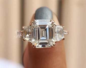 Elegant Three Stone Moissanite Engagement Ring Emerald Cut Moissanite Ring with Trapezoid Accents Wedding Ring Anniversary Gift For Her