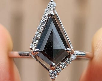 1.5CT Kite Salt and Pepper Diamond Ring 14K Gold Engagement Ring Unique Diamond Wedding Ring Vintage Anniversary Gifts For Her Promise Ring