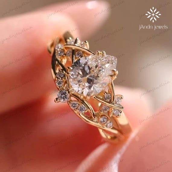 2CT Pear Cut Moissanite Engagement Ring Set in 14K Gold Bridal Ring Set Vintage Floral Bridal Wedding Ring Unique Promise Anniversary Gift