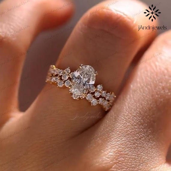 Oval Cut Lab Grown Diamond Engagement Ring 14K Gold Cluster Diamond Band Unique Bridal Ring Vintage Inspired Wedding Ring for Women