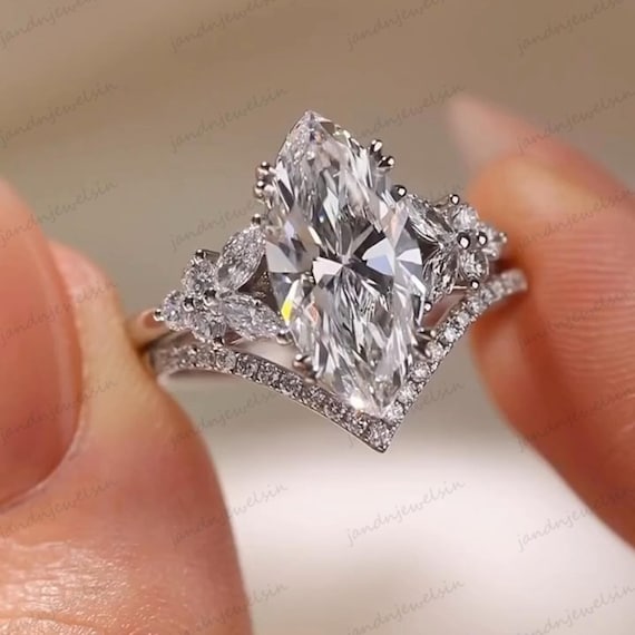 3CT Marquise Cut Moissanite Engagement Ring Set Chevron Pavé Band Marquise Cluster Ring 14K Solid Gold Ring Bridal Ring Set Anniversary Gift