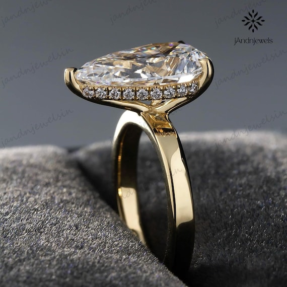 4CT Pear Cut Moissanite Engagement Ring Pear Cut Solitaire Ring Hidden halo Ring 14K Gold Ring Think Band Ring for Her Anniversary Gifts