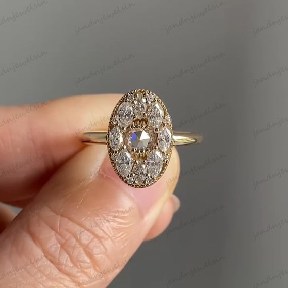 Oval Moissanite Diamond Cluster Ring 14K Gold Vintage Style Engagement Ring Sparkling Halo Design Wedding Ring For Her Anniversary Rings
