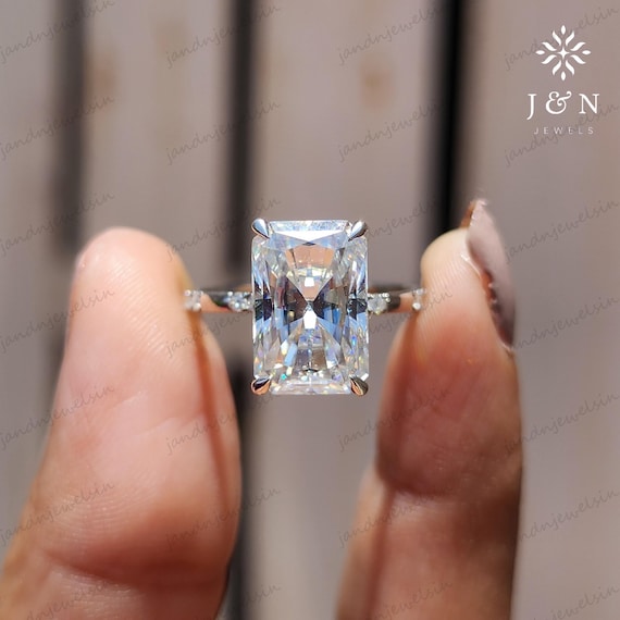 4CT Radiant Cut Moissanite Engagement Ring 14K Gold Solitaire Ring Hidden Halo Ring Wedding Ring For Her Anniversary Gift Distance Pave Ring