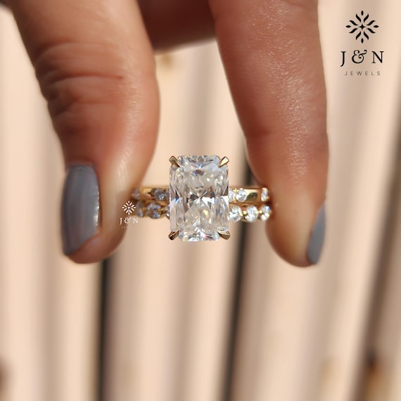 4CT Radiant Cut Moissanite Engagement Ring Set Bridal Ring Set Unique Distance Pave Ring Wedding Ring Set Bridal Ring Anniversary Gifts