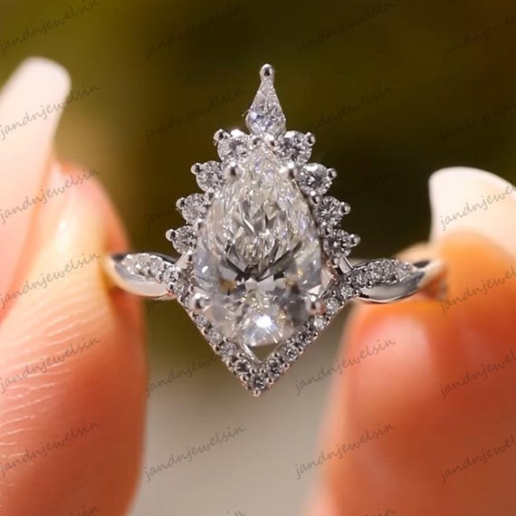 2.5CT Pear Cut Moissanite Engagement Ring Set Vintage Halo Ring Unique Pear Cut Wedding Ring 14k Gold Bridal Ring Set Anniversary Gifts