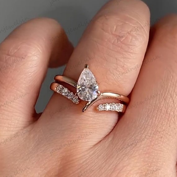 2 CT Pear Cut Moissanite Engagement Ring Set Unique Split Shank Bridal Ring 14K Gold Wedding Ring Promise Anniversary Gift for Her