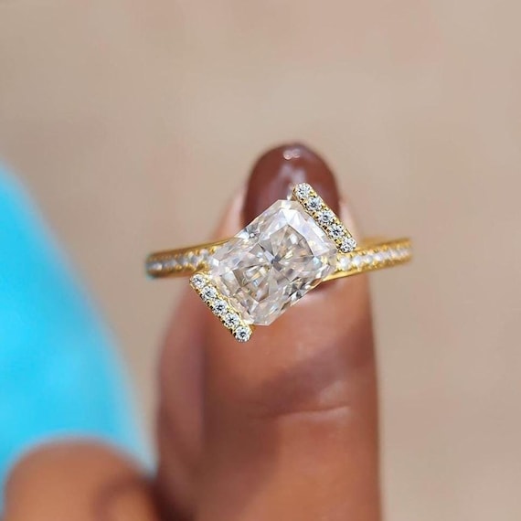 East West Radiant Cut Moissanite Engagement Ring Unique Halo Ring 14k Gold Ring Wedding Ring Anniversary Gift Proposal Gifts Diamond Ring
