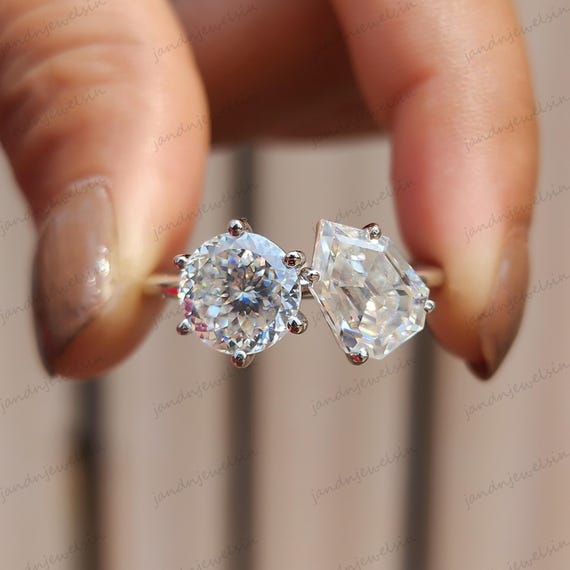 Round and Shield Cut Moissanite Toi et Moi Ring 14K Gold Two Stone Engagement Ring Unique Bypass Moissanite Ring for Women