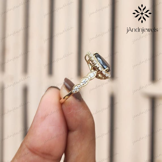 Pear Cut Black Diamond Moissanite Engagement Ring 14K Gold Halo Ring Vintage Style Unique Bridal Ring Wedding Ring Teardrop Anniversary Gift