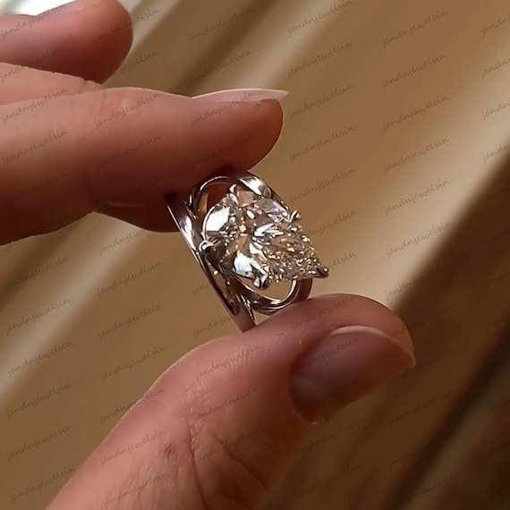 3CT Pear Cut Moissanite Engagement Ring 14K White Gold Solitaire Bridal Ring Unique Wedding Ring Anniversary Gift for Women Christmas