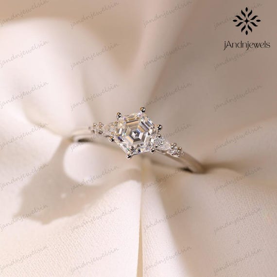 2CT Hexagon Moissanite Cluster Engagement Ring 14K Solid Gold Ring Unique Wedding Ring Vintage Solitaire Ring Proposal Ring Anniversary Gift