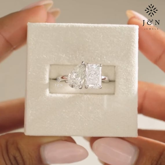 Toi Et Moi Pear Moissanite Engagement Ring Side Stone Radiant Cut Ring 14k Gold Ring Two Stone Unique Ring Anniversary Ring Wedding Ring