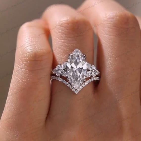 3CT Marquise Cut Moissanite Engagement Ring Set Chevron Pavé Band Marquise Cluster Ring 14K Solid Gold Ring Bridal Ring Set Anniversary Gift