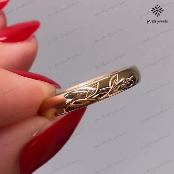 Engraved Leaf Gold Wedding Band, Nature Inspired 14K Solid Gold Ring, Minimalist Botanical Wedding Ring for Him & Her