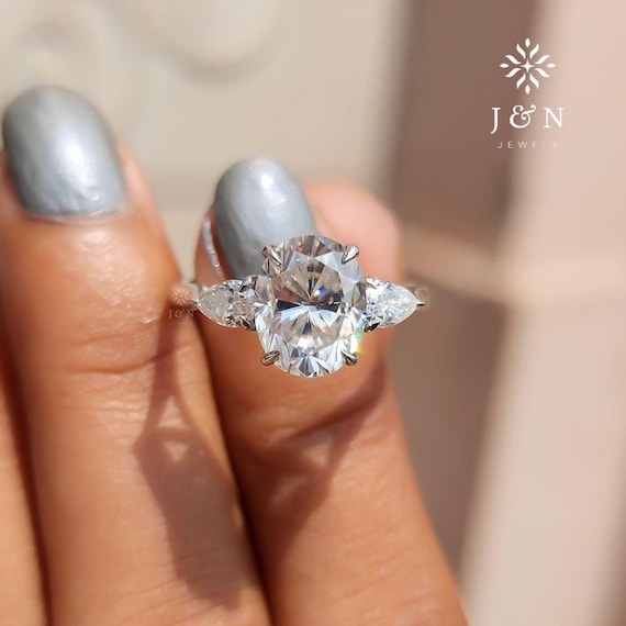 3 Stone Oval Moissanite Engagement Ring Three Stone Ring Trilogy Ring 14K Solid Gold Ring Oval Diamond Ring Promise Ring Anniversary Gift