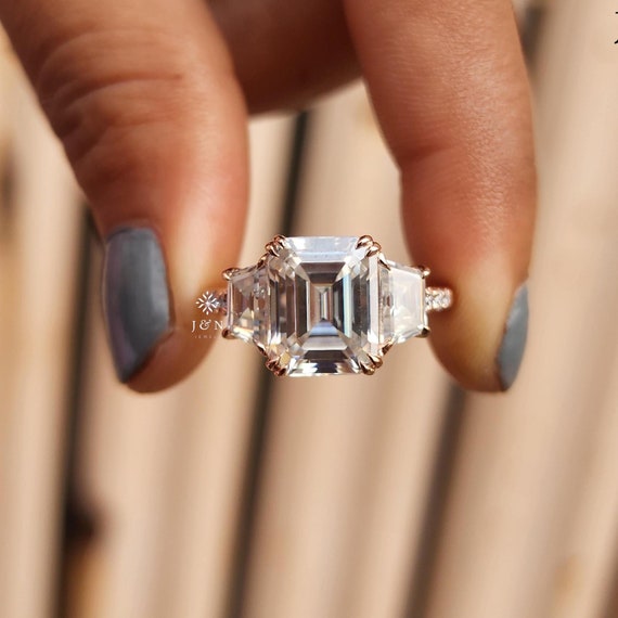 Three Stone Emerald Cut Moissanite Engagement Ring Emerald Cut & Trapezoid Cut Moissanite Ring Three Stone Wedding Ring Anniversary Ring
